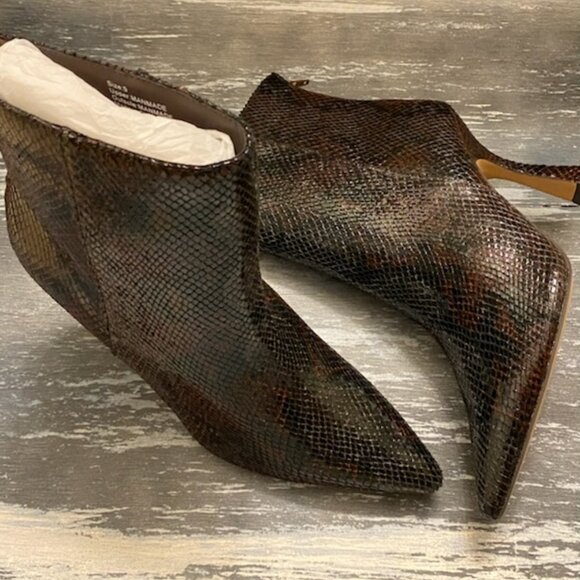 NWT GABRIELLE UNION (SETBACK HEEL BOOTIE)) - Picture 4 of 11